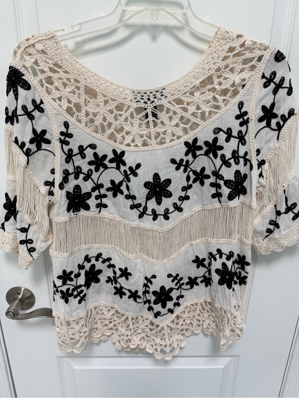 Oliver.O by Escio, Embroidered Women’s Top, Size Medium, Ivory & Black - Picture 7 of 10